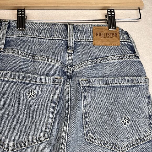 Hollister Daisy Embroidered Jeans Ultra High Rise Light Blue Wash Size 23R - Picture 7 of 8